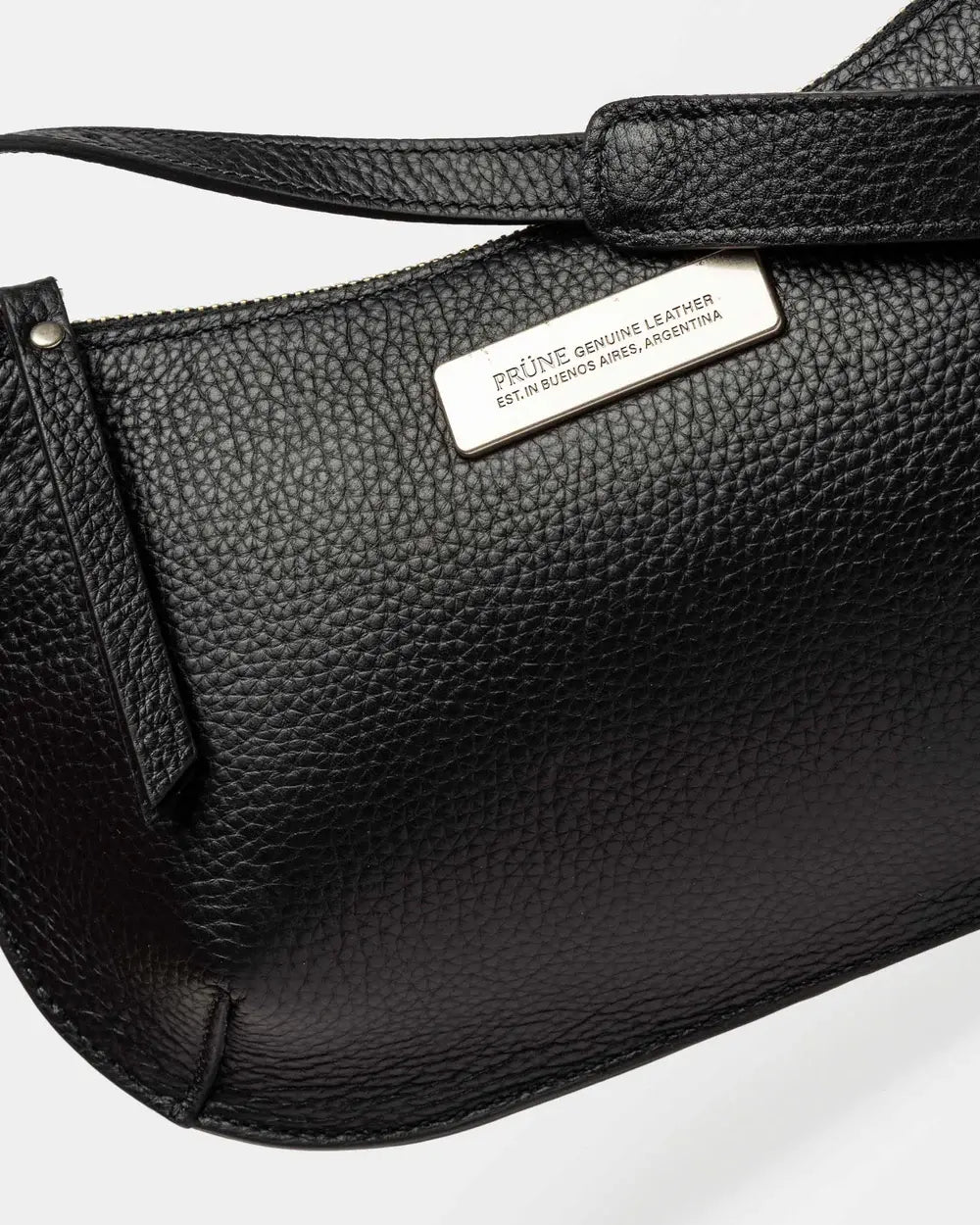 CARTERA AL HOMBRO MIA EN CUERO GRANEADO