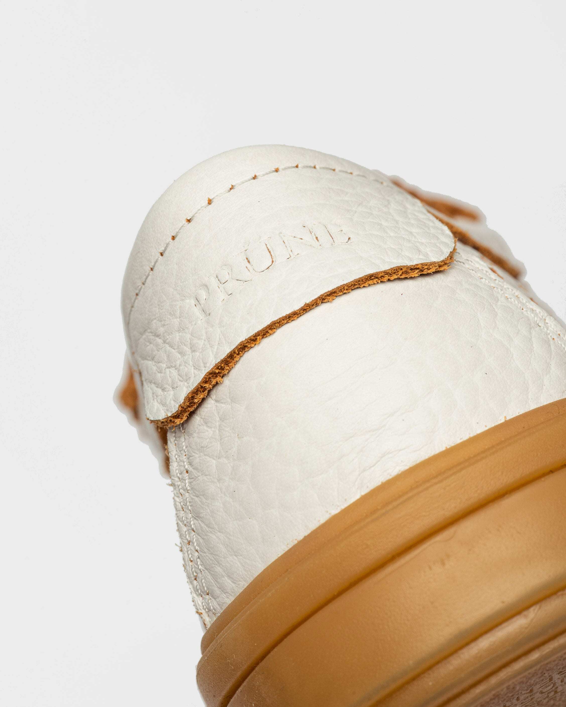SNEAKER LAUREN EN CUERO GRANEADO