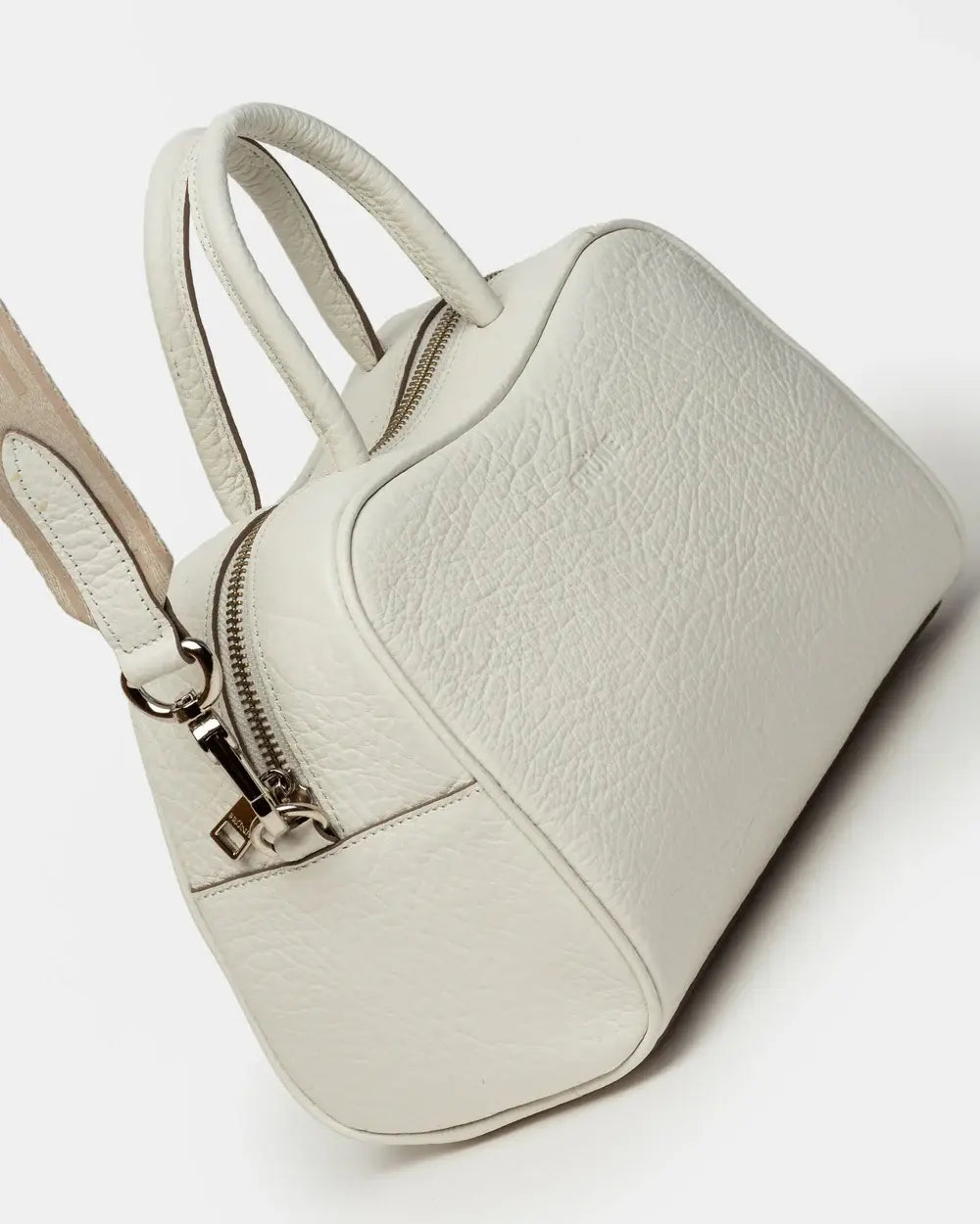 CARTERA DE MANO THE CLUB EN CUERO GRANEADO