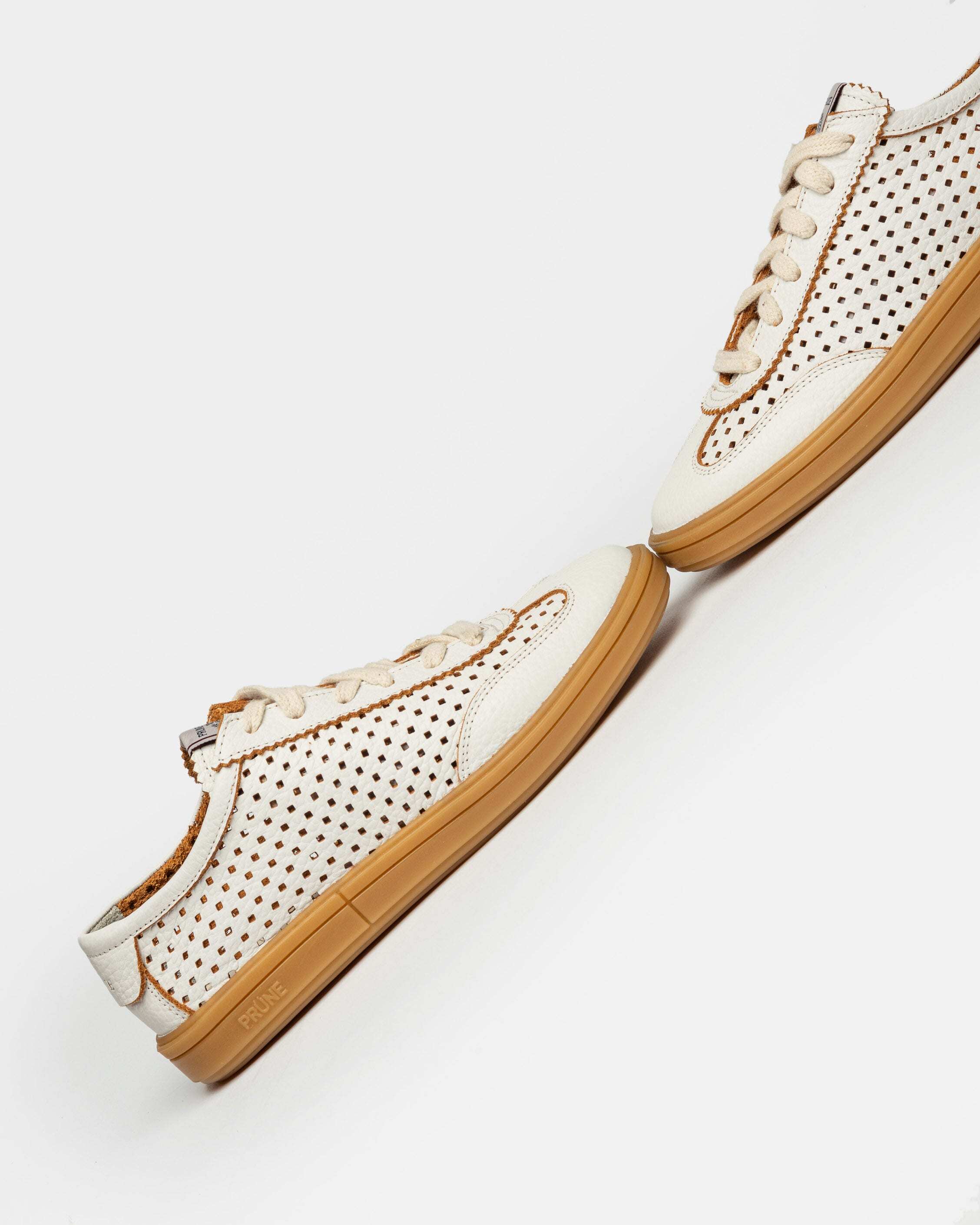 SNEAKER LAUREN EN CUERO GRANEADO