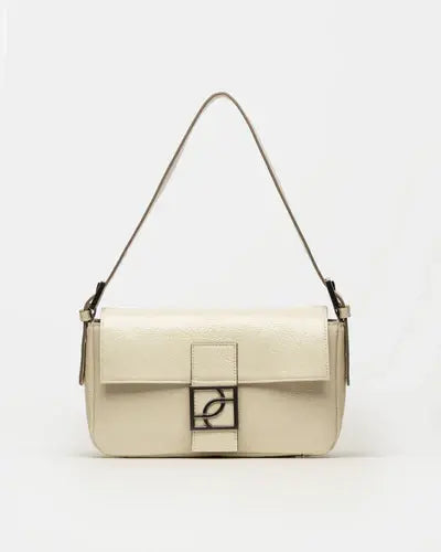 CARTERA AL HOMBRO SIGNATURE EN CUERO CHAROL